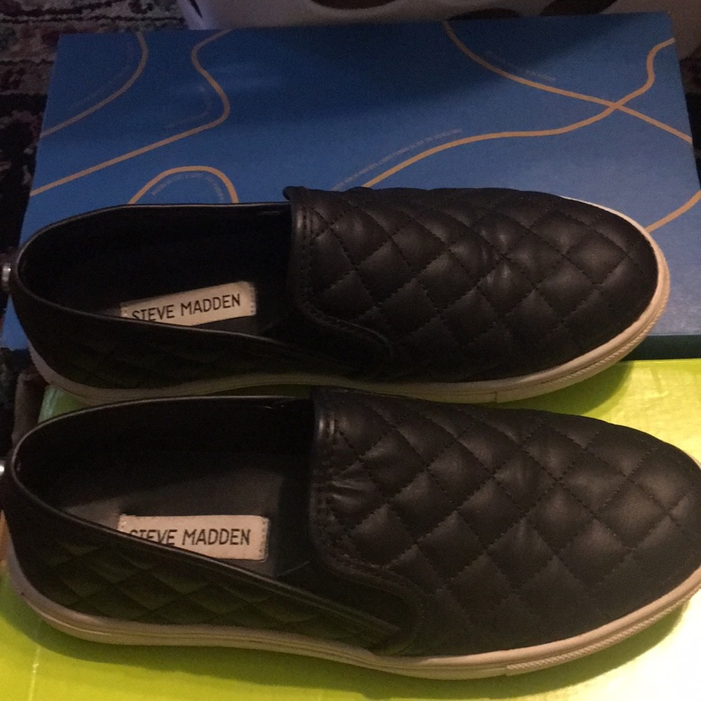 Steve Madden slip ons